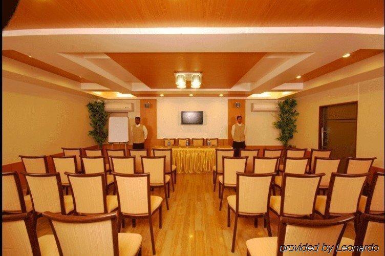 Hotel Sadanand Regency Pimpri-Chinchwad Экстерьер фото