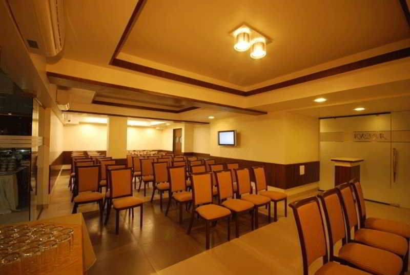 Hotel Sadanand Regency Pimpri-Chinchwad Экстерьер фото